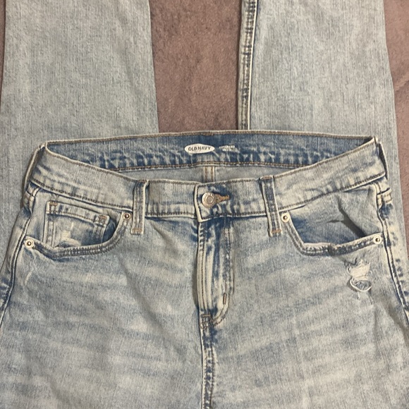 OLD NAVY BOYFRIEND MID-RISE DISTRESSED JEANS. - Picture 2 of 6